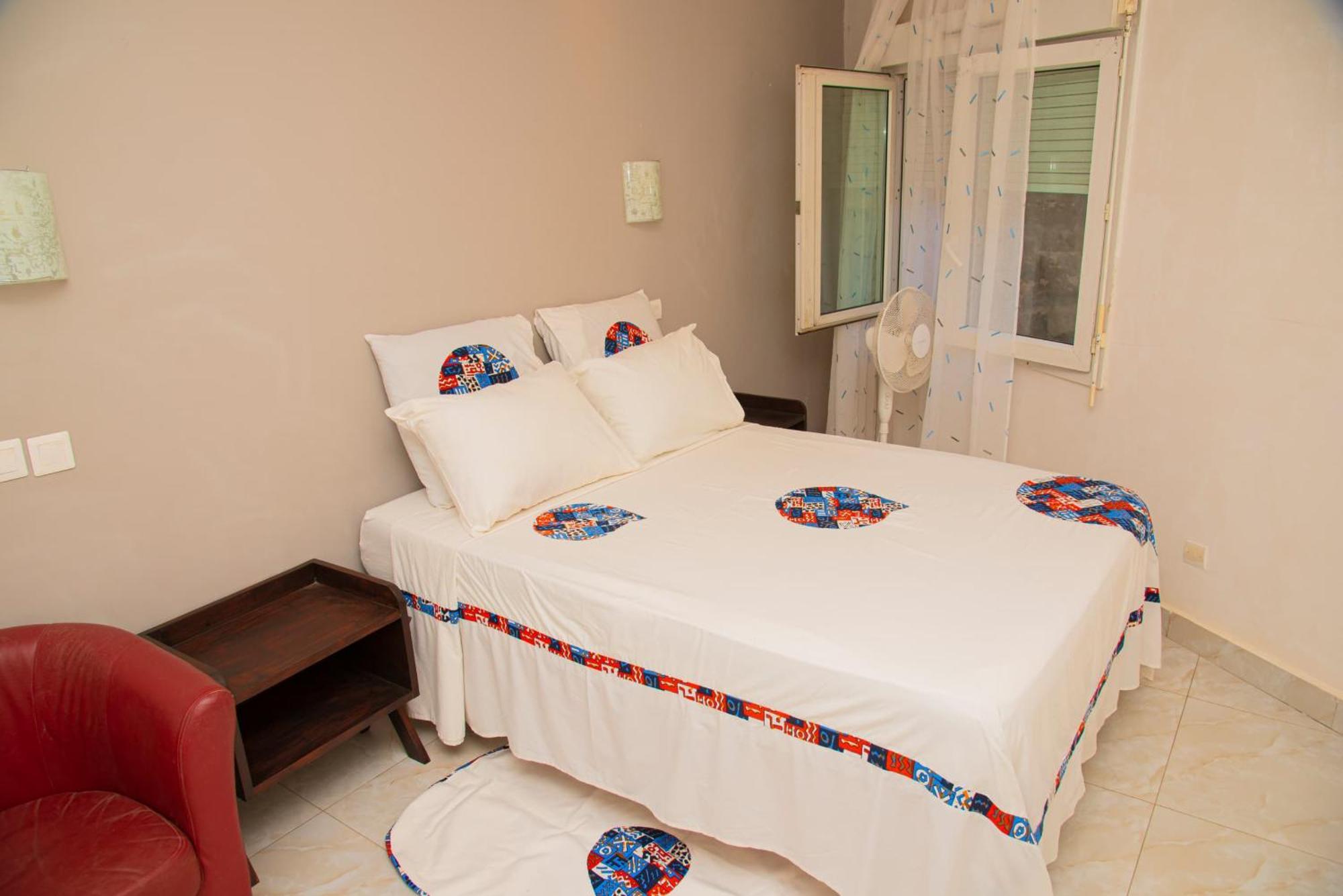 Chambres D'Hotes Villa Luciana Saly ภายนอก รูปภาพ