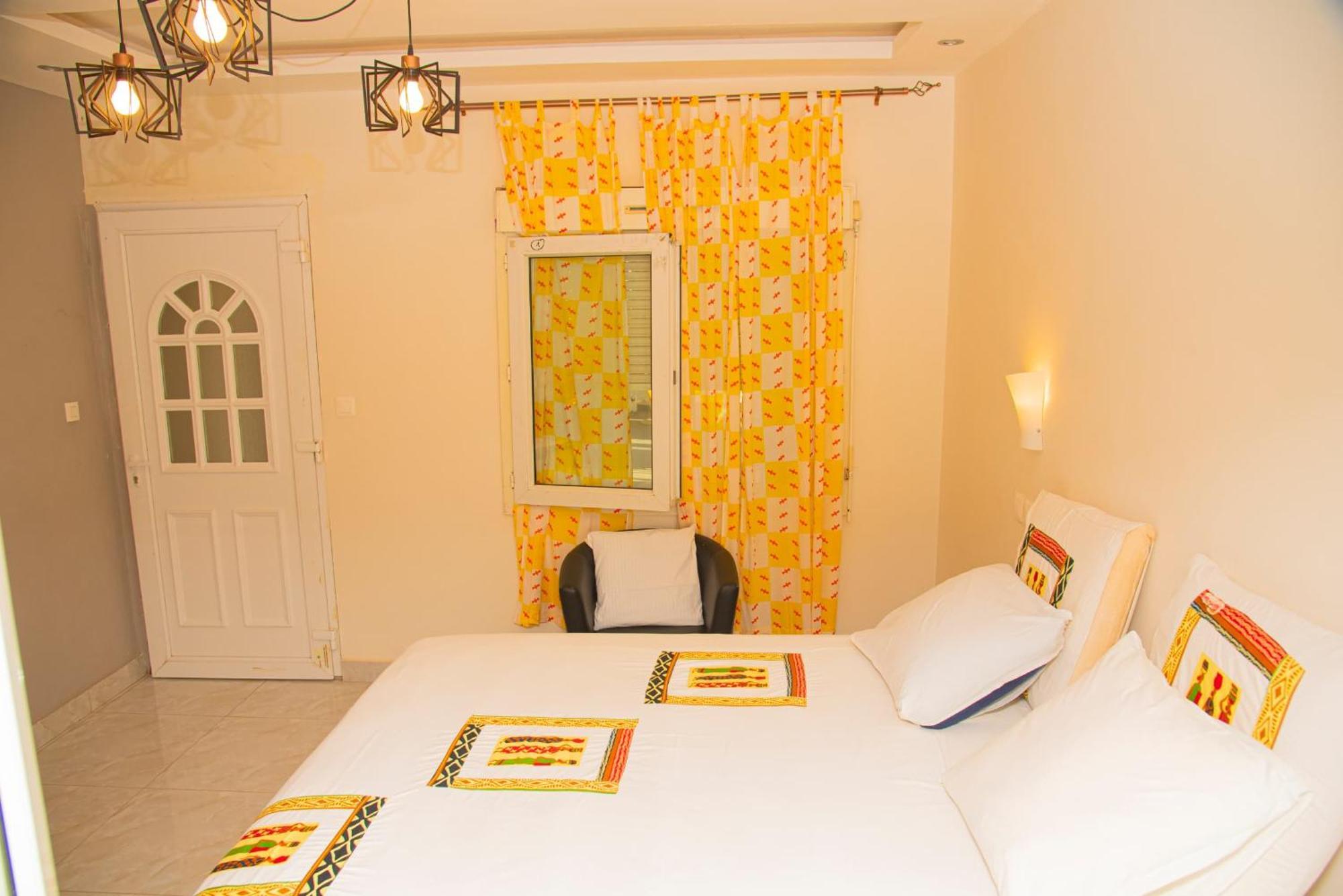 Chambres D'Hotes Villa Luciana Saly ภายนอก รูปภาพ