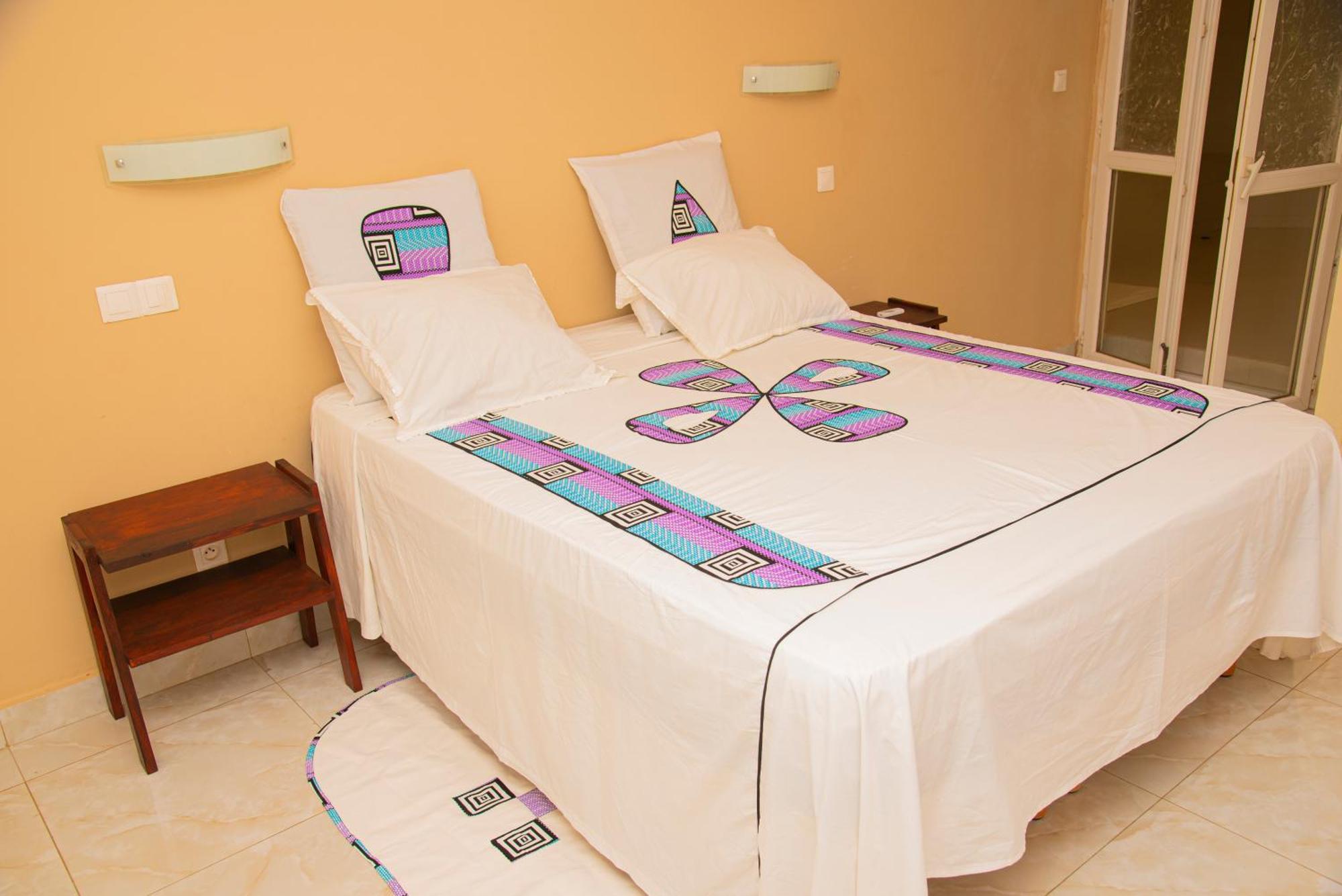 Chambres D'Hotes Villa Luciana Saly ภายนอก รูปภาพ