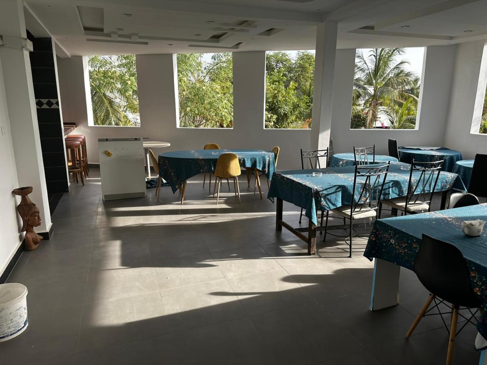 Chambres D'Hotes Villa Luciana Saly ภายนอก รูปภาพ
